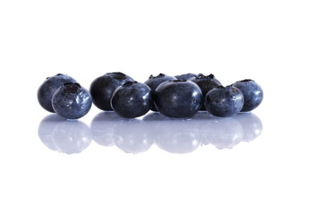 isolated blueberries w/reflection [kw-en/[o]