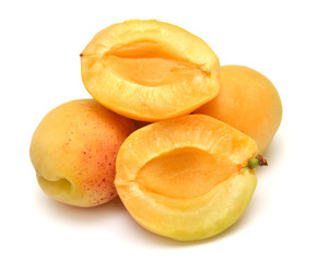 Fototapeta na wymiar Ripe apricots