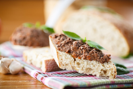 pate with bread