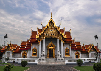 Fototapeta premium Marble Temple (Wat Benchamabophit Dusitvanaram), tourist attract