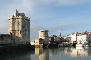 Fototapeta na wymiar Evasion au vieux port de la Rochelle