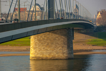 0042 Rheinbrücke nach Oberkassel