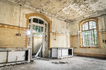 Photo sur Plexiglas Ancien hôpital Beelitz Hôpital abandonné de Beelitz Heilstaetten près de Berlin en allemand