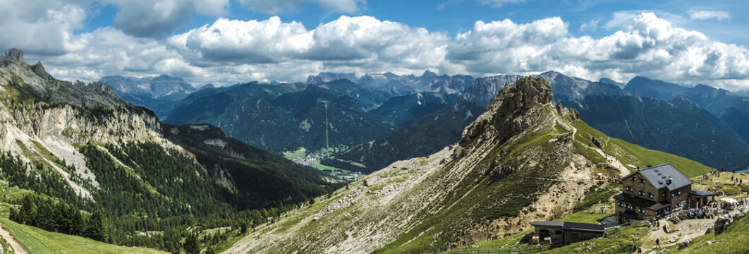 Dolomites mountain landscape © Massimo De Candido