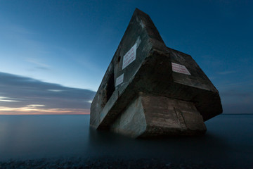 Bunker en ruine au bord de la mer à La Pointe du Hourdel