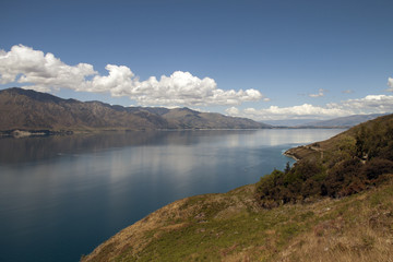 Lake and mountain landscape op new zealand.