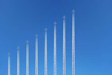 Graphs of diagram made of airplanes and its trailes