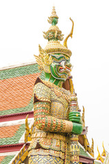 Fototapeta premium Giant statue in emerald temple bangkok thailand
