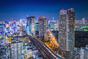 Selbstklebende Fototapeten Tokio, Japan im Bezirk Minato Ward © SeanPavonePhoto