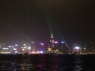 Fototapeta na wymiar Hong Kong skyline ligh and laser show 