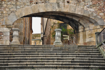 Fototapeta na wymiar Arco de la Estrella de Cáceres, Hiszpania, średniowieczne miasto