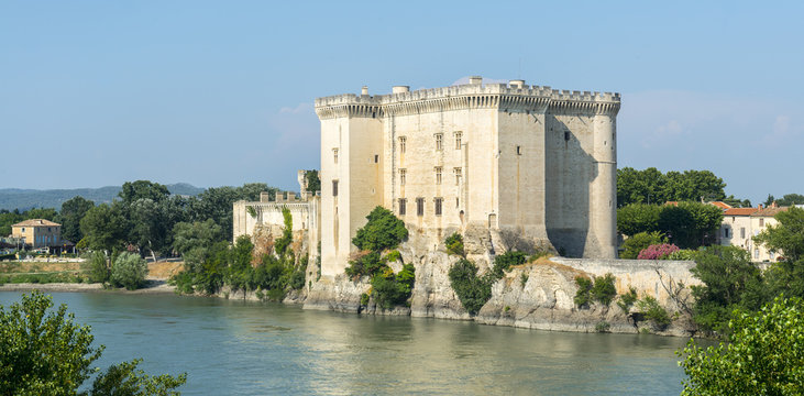 Tarascon, castle