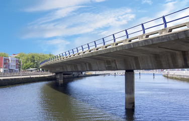 Fototapeta na wymiar modern concrete bridge