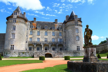 Fototapeta na wymiar Chateau Roche Courbon