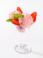 Strawberry ice cream
