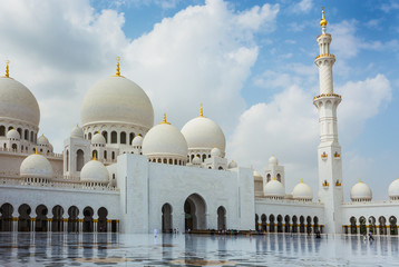 Fototapeta na wymiar The Shaikh Zayed Mosque