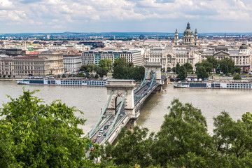 Naklejka premium Chain Bridge and Hungarian Parliament, Budapest, Hungary