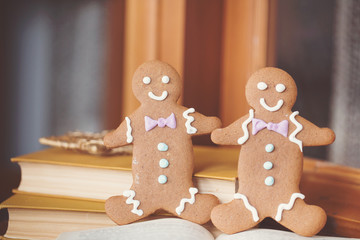 Smiling gingerbread man with additional cookies