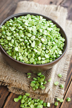 Dry green peas