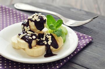 banana with melted chocolate
