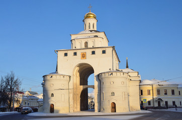 Fototapeta na wymiar Золотые ворота во Владимире