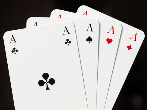 Karten spielen - Pokern - Glück - vier Asse