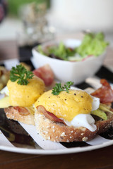 egg benedict