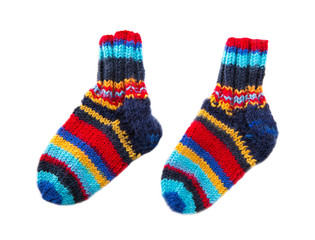 Selbstgestrickte Socken - bunt und isoliert
