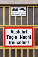 keep clear driveway