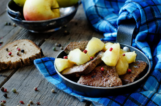 liver with apples