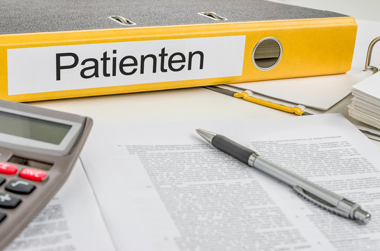 Aktenordner mit der Beschriftung Patienten