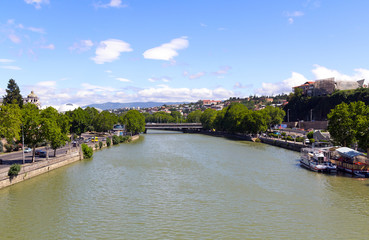 Mtkvari River in the center of Tbilisi. The Republic of Georgia © Art Event