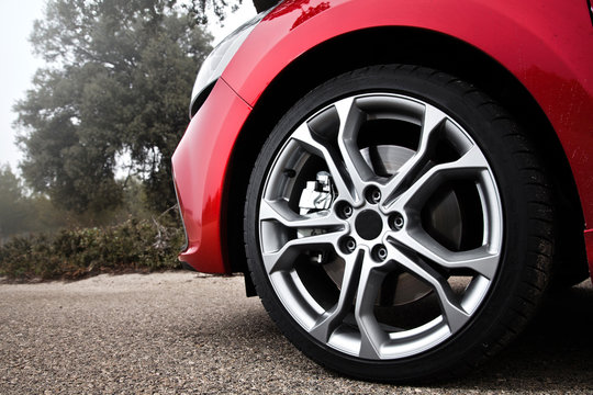 Fototapeta Car wheel in nature