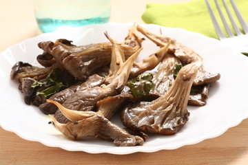 Funghi arrosto con olio di oliva