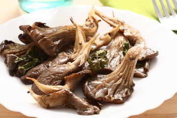 Funghi arrosto con olio di oliva