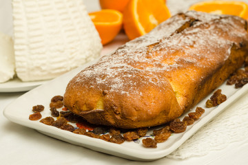 Torta alla ricotta, arancia e uva passa
