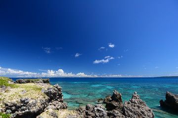 Fototapeta na wymiar コマカ島の美しいビーチ