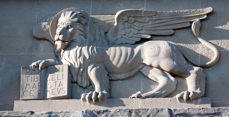 Venetian winged lion bas-relief - 60817940