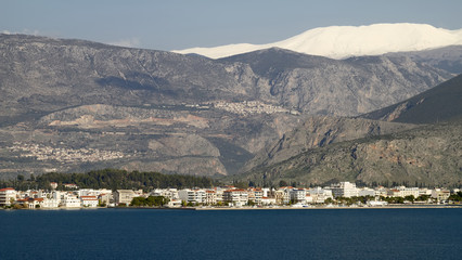 Obraz premium Itea Town and Parnassos Mountain, Greece