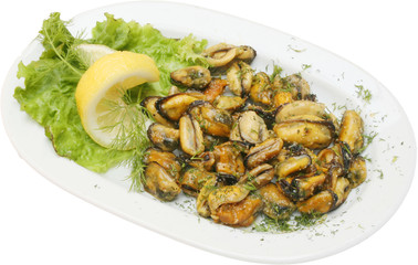 Mussels with fresh herbs, lemon and salad for a tasty seafood