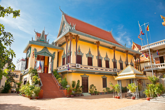 Wat Ounalom Pagoda, Phnom Penh, Cambodia.