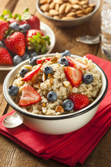 Healthy Homemade Oatmeal with Berries