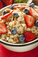 Healthy Homemade Oatmeal with Berries