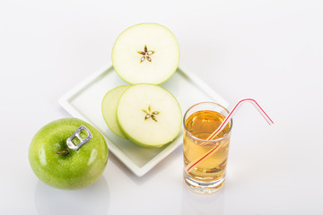 Fototapeta na wymiar real and fresh apple juice