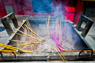 Foto op Canvas Burning incenses in Yonghe Temple (Lama Temple) in Beijing © Fotokon