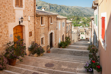 Naklejki  Aleja ze schodami w Pollenca, Majorka, Hiszpania