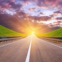 Road beetween mountains