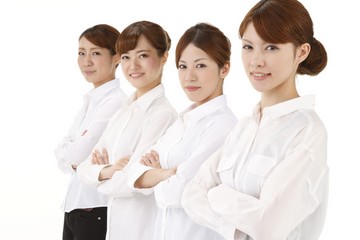 四人の若い女性