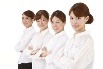 四人の若い女性