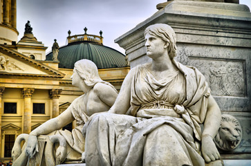 statue in berlin